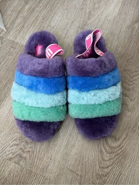 UGG Fluff Yeah Rainbow Purple Furry Women’s Slides Sz 8